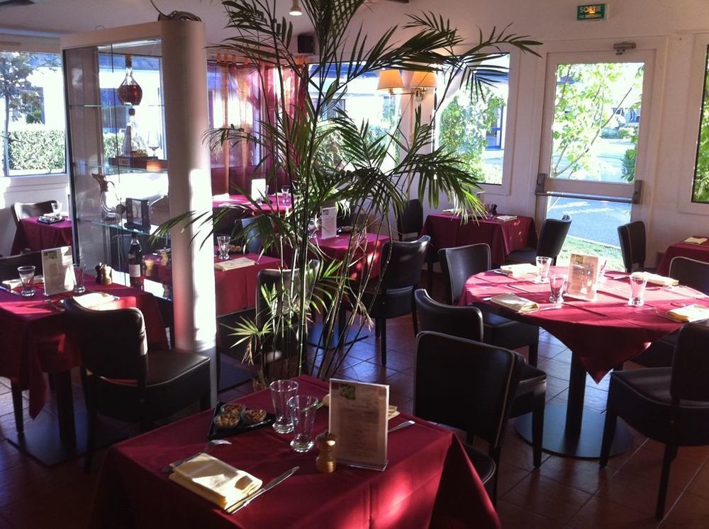 Kyriad Orleans Ouest - La Chapelle Saint Mesmin Restaurante foto